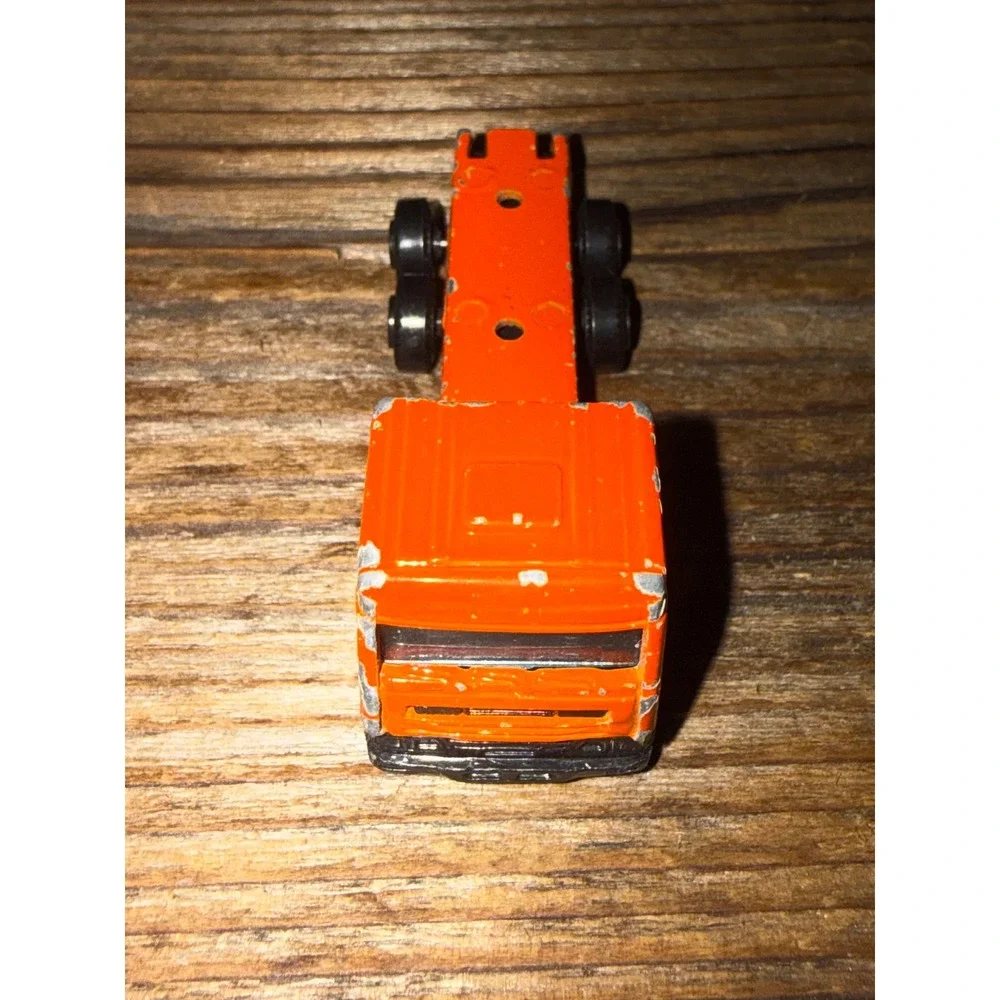 VTG 90s Unbranded Diecast Flatbed Semi Truck No 2800 Orange Small Toy Vehicle